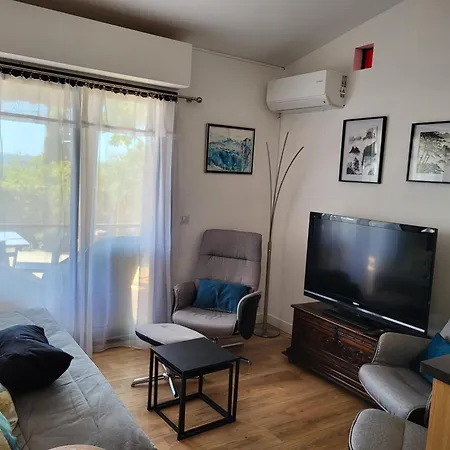 Les Trois Chenes Les Angles (Gard)